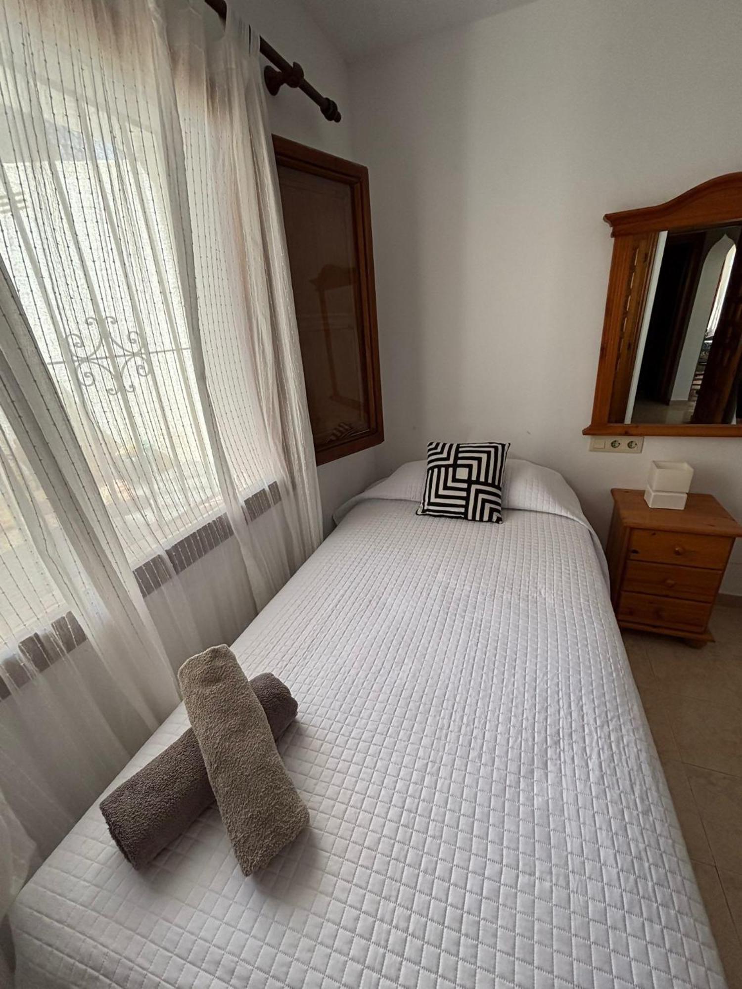 Apartment Con Jardin Piscina Y Parking